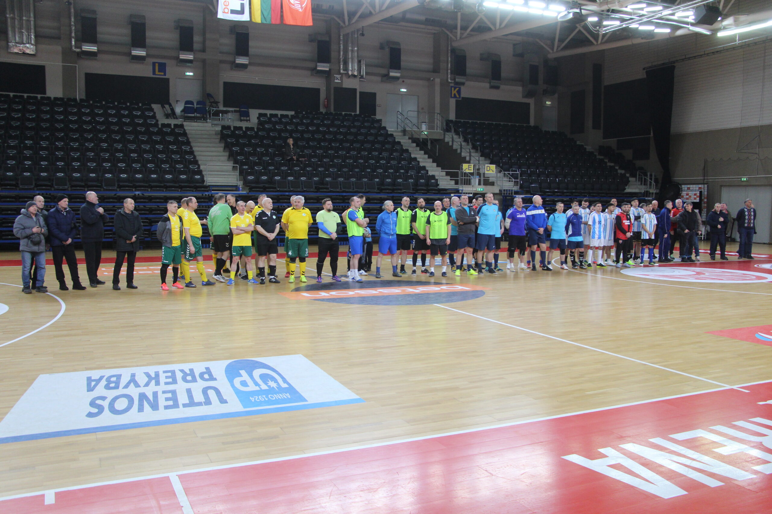 IX senjorų salės futbolo turnyro, skirto ilgamečio Vilniaus „Žalgirio“ žaidėjo Stanislovo Ramelio atminimui akimirkos