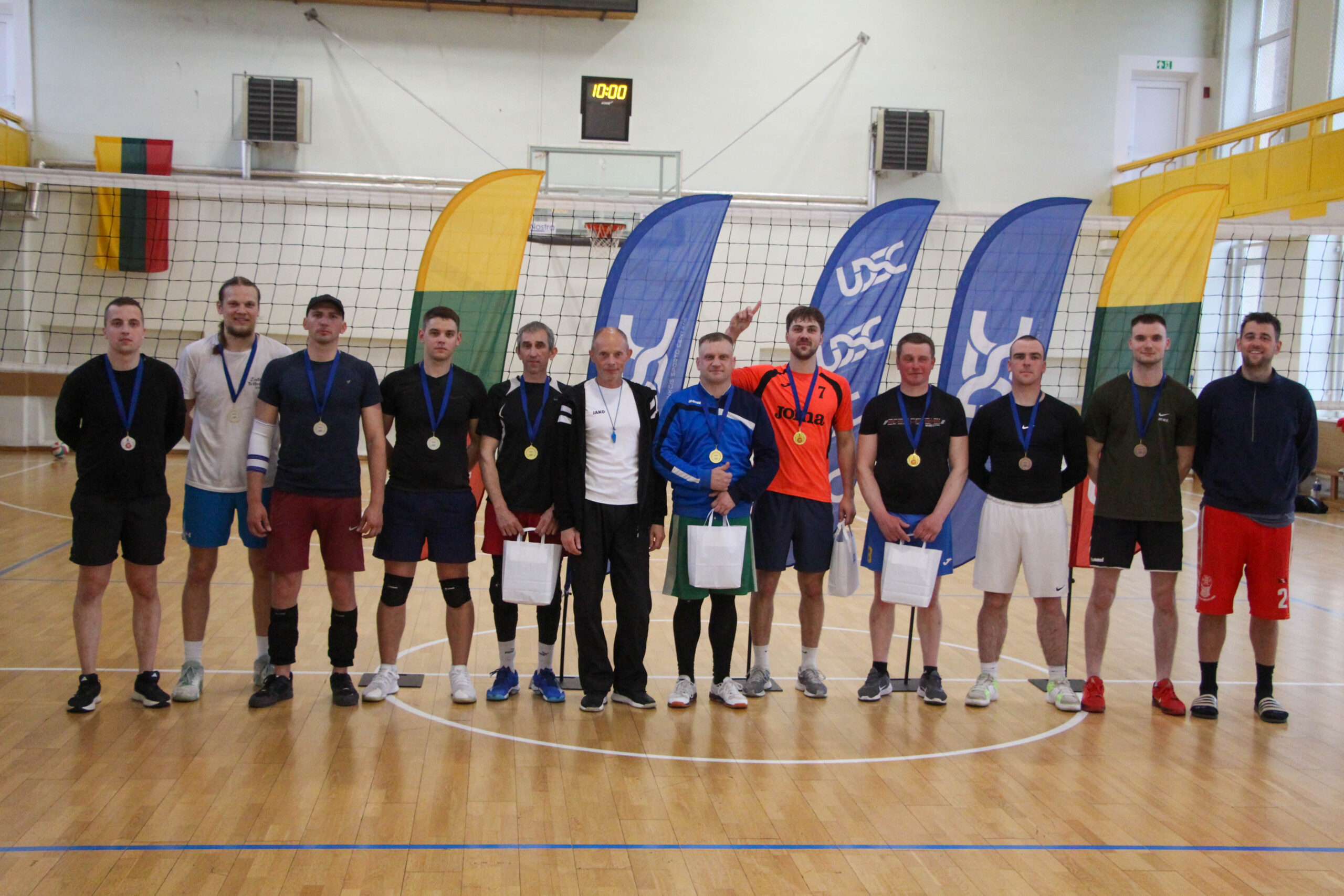 Utenos rajono savivaldybės seniūnijų sporto žaidynių vyrų tinklinio varžybos įvyko su  didžiule energija ir įspūdingomis emocijomis